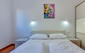 Apartments Host